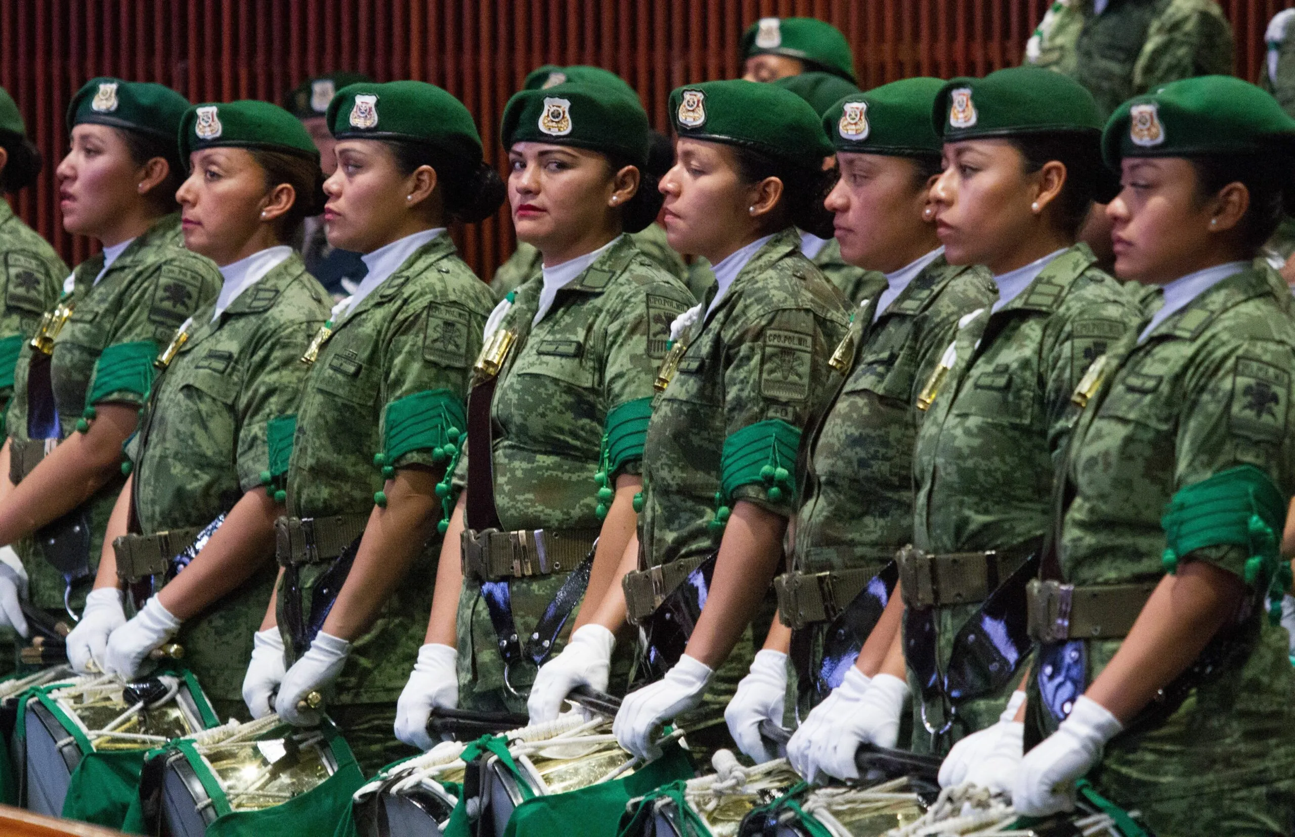 693467_Diputados-Mujeres-Medalla-3_impreso-scaled